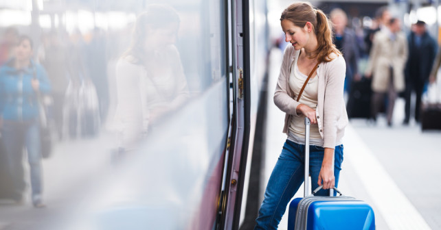 Passageire der Bahn mit dem Sparpreis unterwegs